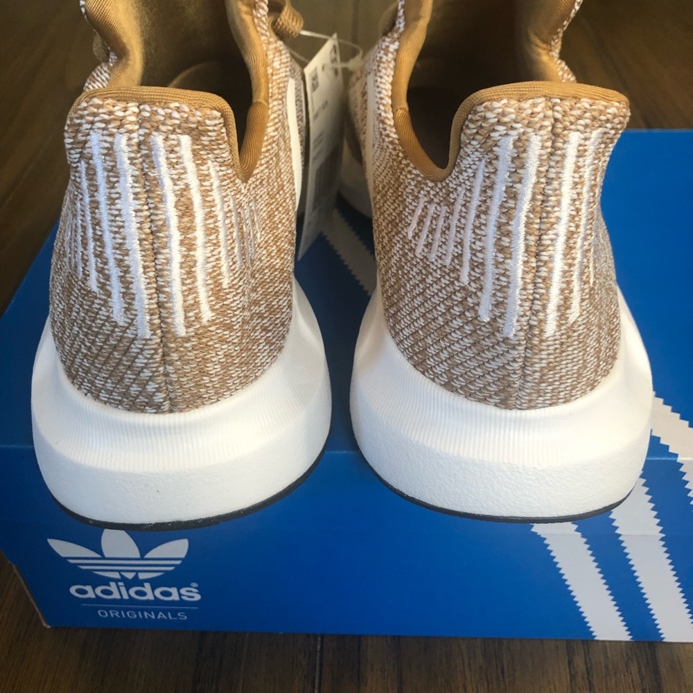 FLASH SALE! Adidas gold white Swift Run sneakers - Picture 6 of 8